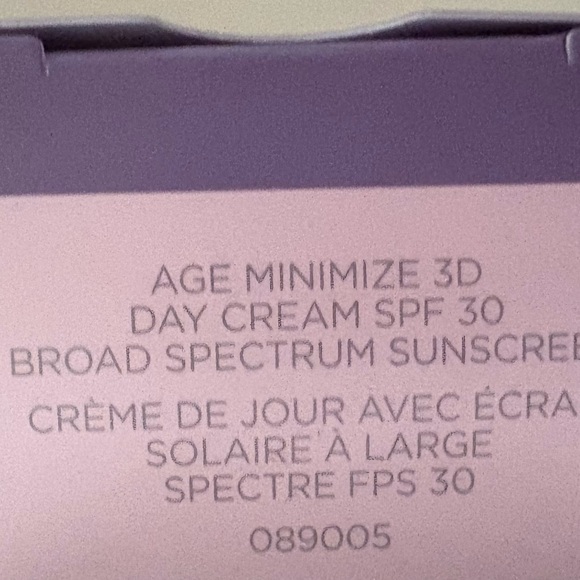 Mary Kay TimeWise Skincare Set - Pink and Gray - Picture 9 of 11